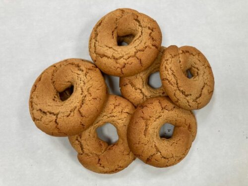 Roscos cocidos de huevo y miel